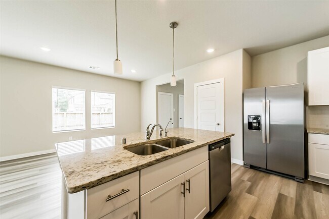 Building Photo - 18602 Etta Pnes Cir