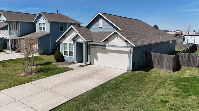 Building Photo - 13346 Pecan Trails Dr