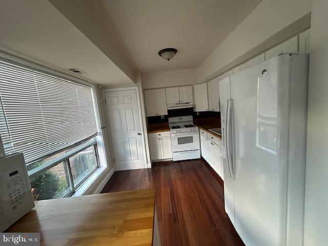 Building Photo - 10142 Fair Wds Dr