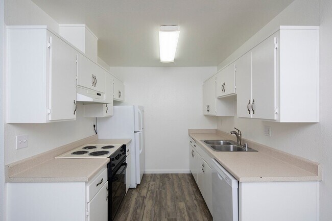 Interior Photo - Palm Towers Apartments