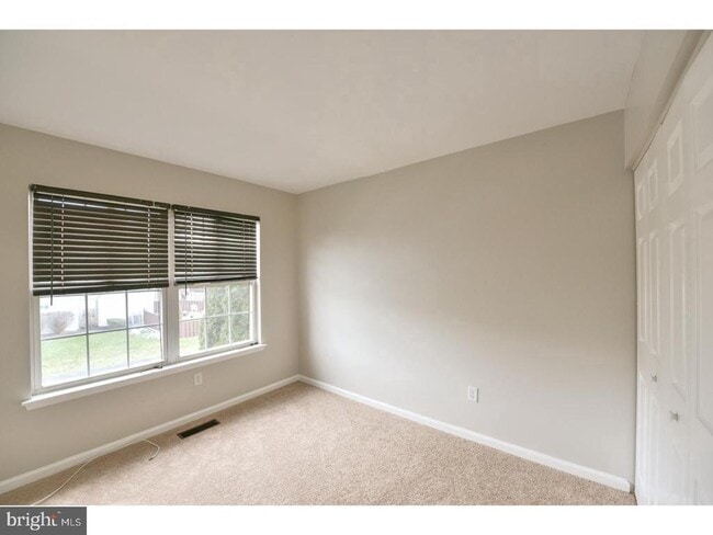 Building Photo - 126 Hawthorne Ct