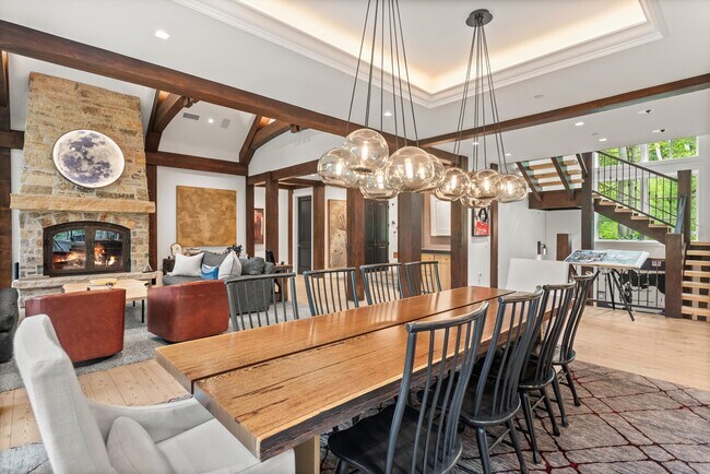 Building Photo - 289 Exhibition Ln