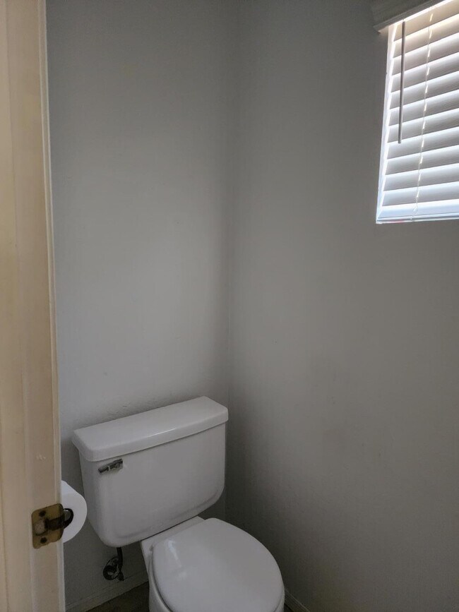 Building Photo - 1126 W Grand Caymen Dr