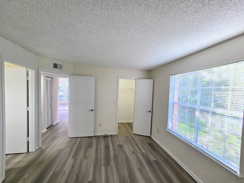 Building Photo - 1125 Crystal Way