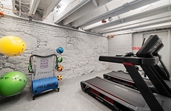 Building Photo - 217 Essex St