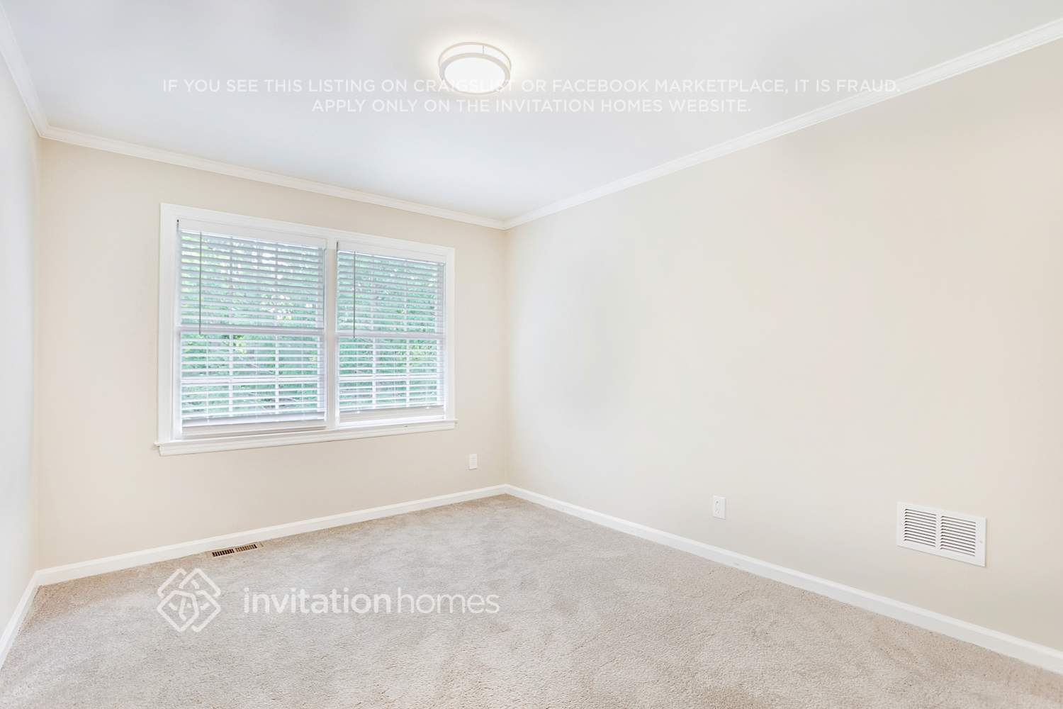 Building Photo - 8837 Elma St