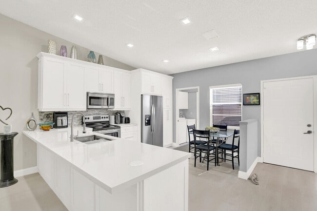 Building Photo - 6444 Mill Pointe Cir