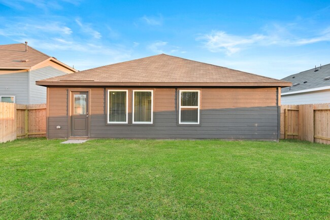 Building Photo - Stylish 4 Bedroom Home in Magnolia Ridge Community