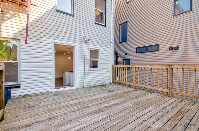 Building Photo - 251 Halladay St
