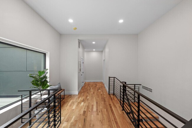 Building Photo - 354 Winding Wy