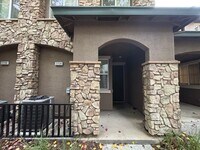 Building Photo - 2BD/2.5BA Condo located in Lincoln