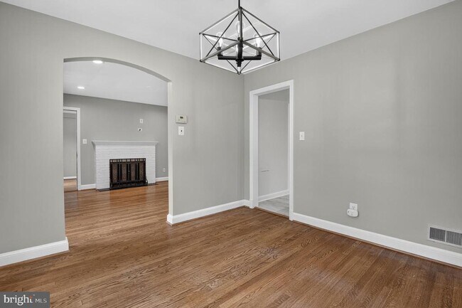Building Photo - 9315 Linden Ave