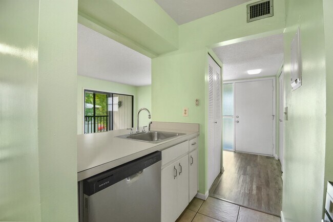 Building Photo - 20 Alcira Ct
