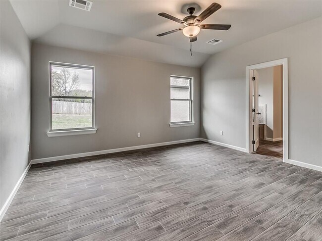 Building Photo - 600 Mirano Ln