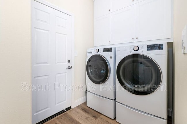 Building Photo - 40149 Balboa Dr