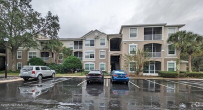 Building Photo - 10550 Baymeadows Rd