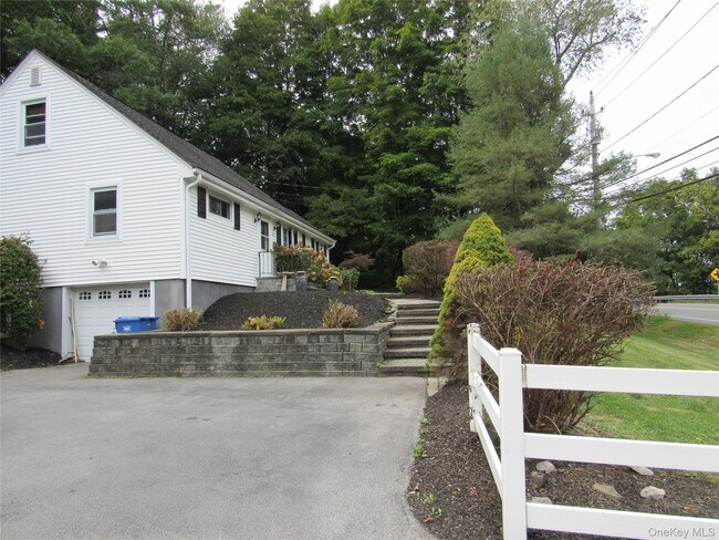 Building Photo - 30 Craigville Rd