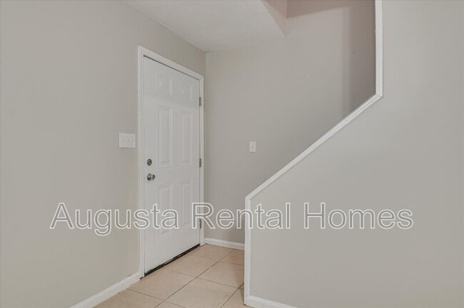 Building Photo - 140 Chalet North CT