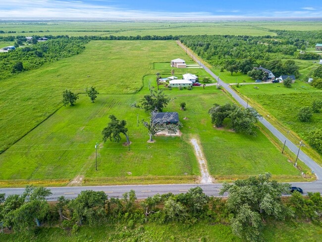 Building Photo - 241 Hebert Camp Rd