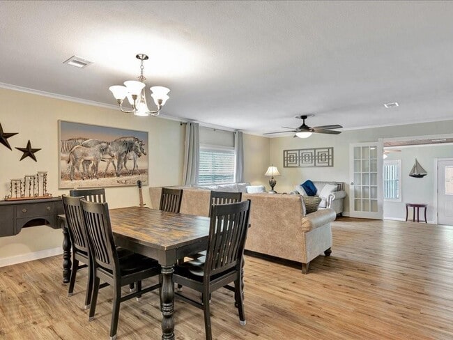 Building Photo - 683 Water View Dr