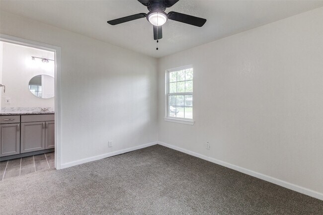 Building Photo - 2908 Scottsbluff Dr