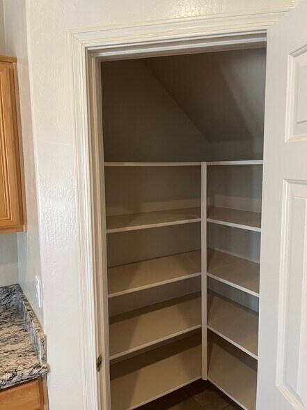 Walk-in Pantry - 140 W Beechnut Pl