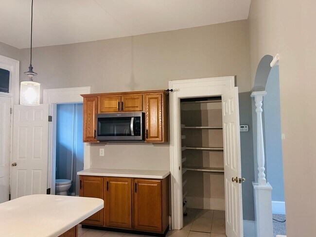 Building Photo - 1737 Madison St