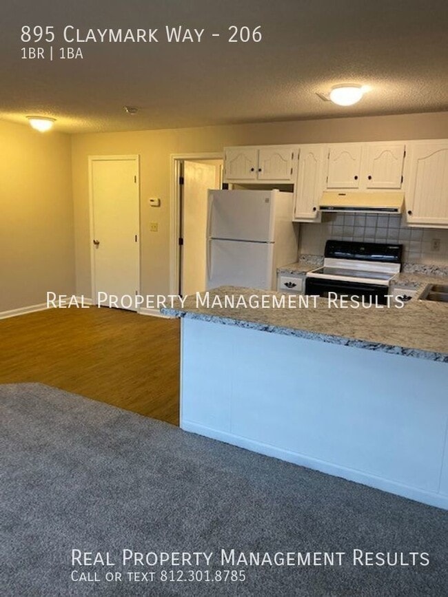 Building Photo - 895 Claymark Way