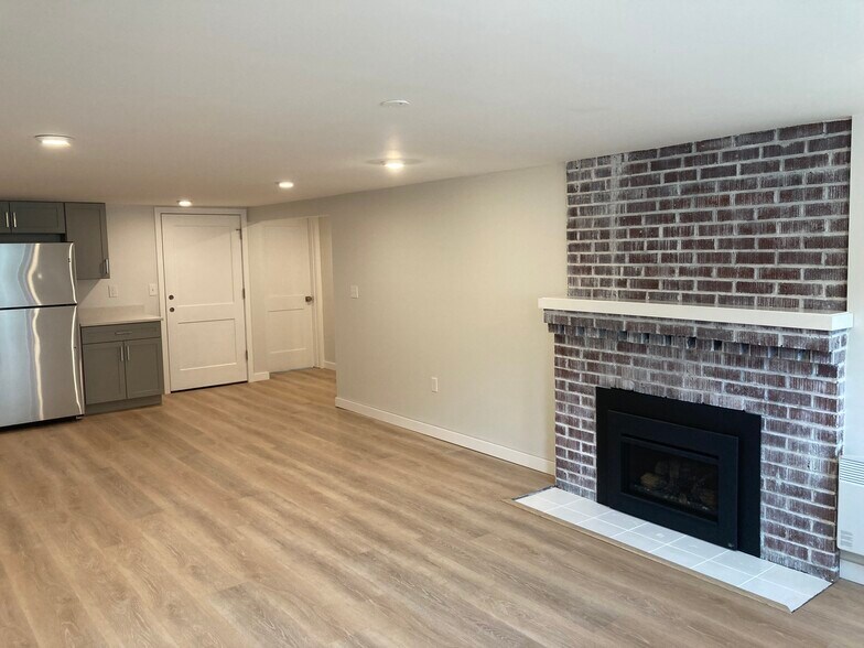 Building Photo - 3406 NE Rosa Parks Way