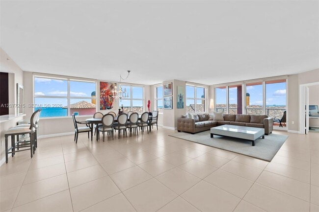 Building Photo - 2110 N Ocean Blvd