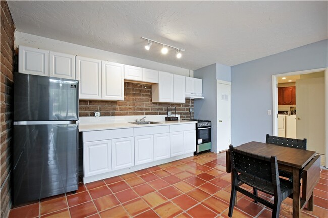 Building Photo - 17825 Bear Valley Ln
