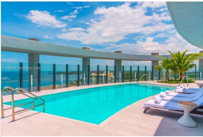 Building Photo - 2831 S Bayshore Dr