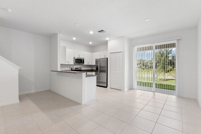 Building Photo - Brand New Townhome For Rent in Stonegate P...