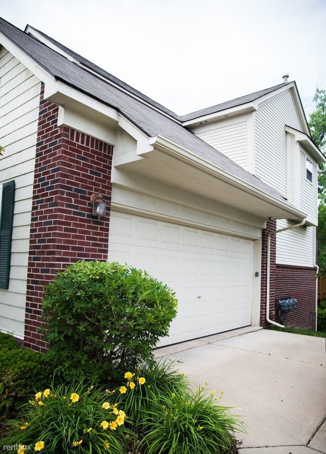 Building Photo - 3 br, 3.5 bath  - 29502 Juneau Ln