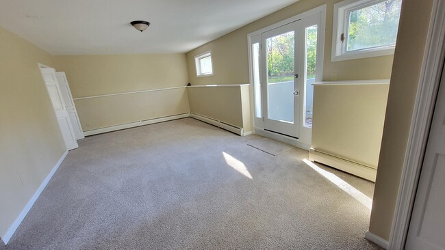 Building Photo - 429 Davisville Rd