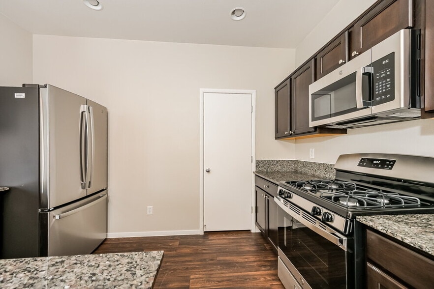 Building Photo - 6238 Borland Ct