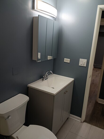 Building Photo - 1206 E Fairview St