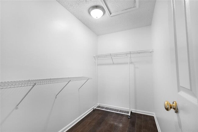 Building Photo - 232 Bentley Pl
