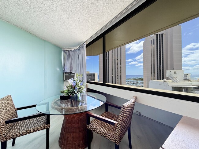 Building Photo - Furnished Waikiki Condo with A/C and Utili...