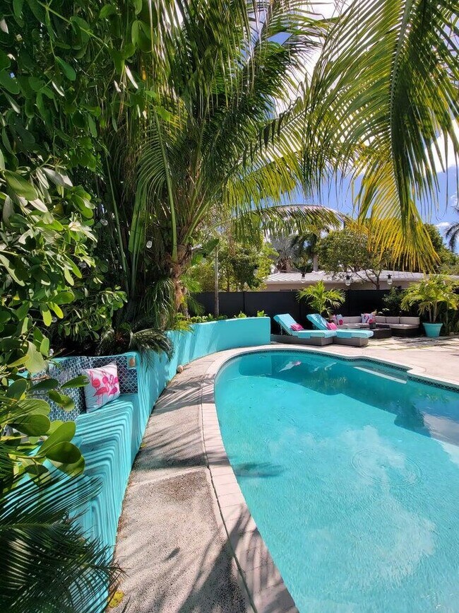 Building Photo - 113 Park Ln E