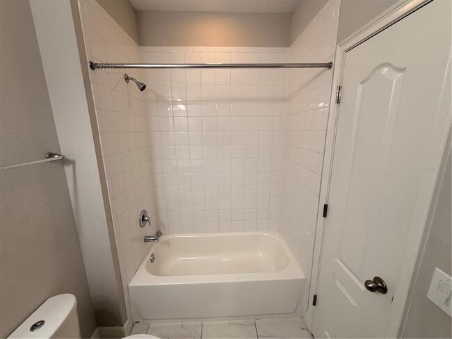 Building Photo - 15465 Honeybell Dr