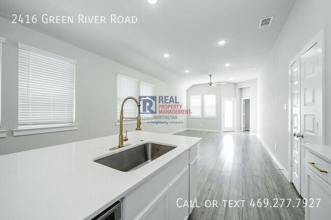 Building Photo - 2416 Green River Rd