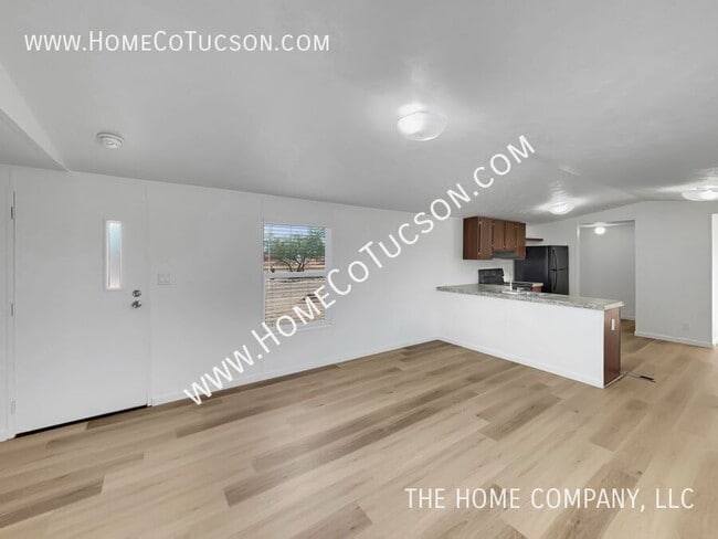Building Photo - 11550 S Nogales Hwy