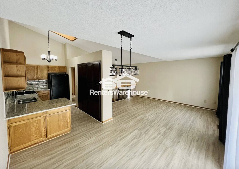 Building Photo - 11221 Xavier Cir