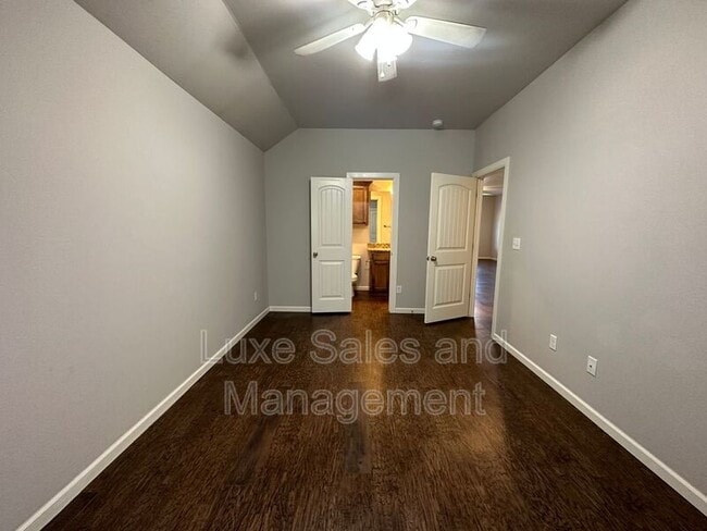 Building Photo - 4600 Loch Ln