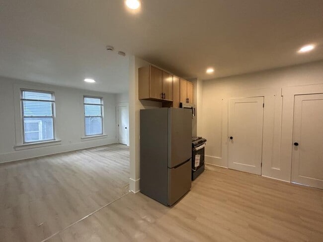 Building Photo - 2 bedroom in Chicago IL 60647