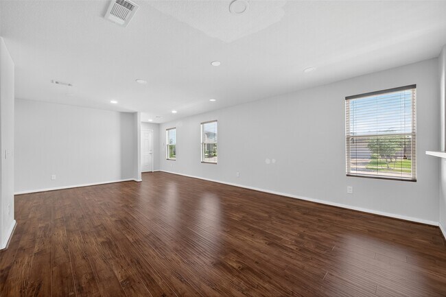 Building Photo - 2730 Skyview Silver Dr