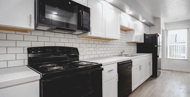 Building Photo - * $300 off April & May Rent *