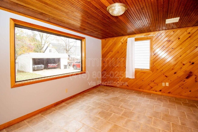 Building Photo - 20040 Bonnie Bank Blvd