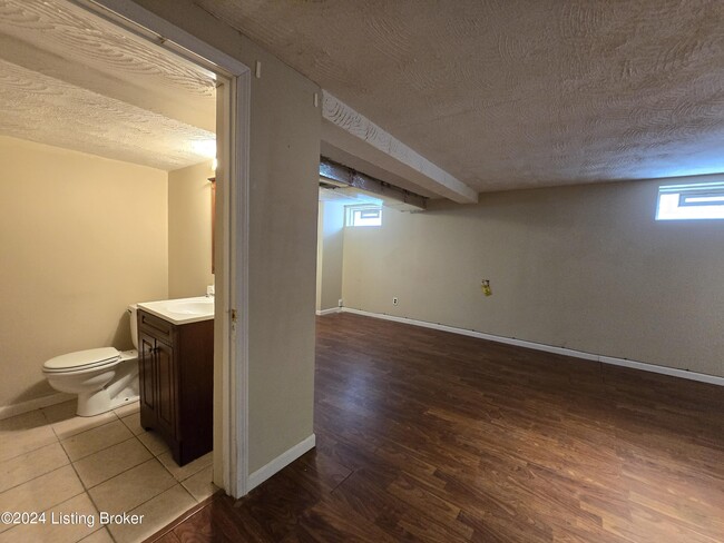 Building Photo - 4515 Lambert Rd